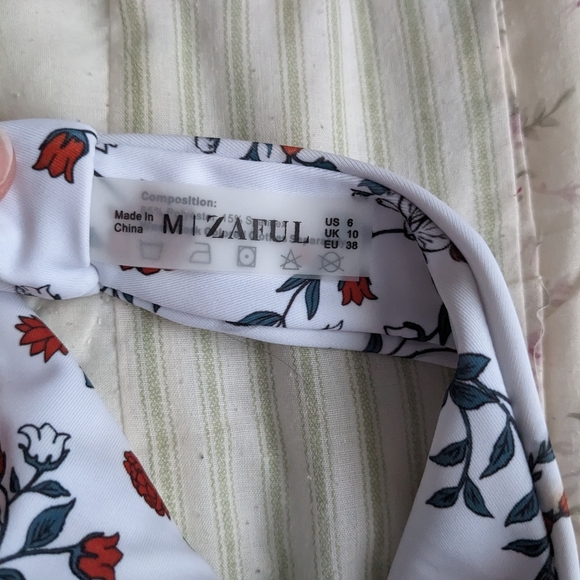 Zaful floral ruffle bikini - Picture 3 of 5